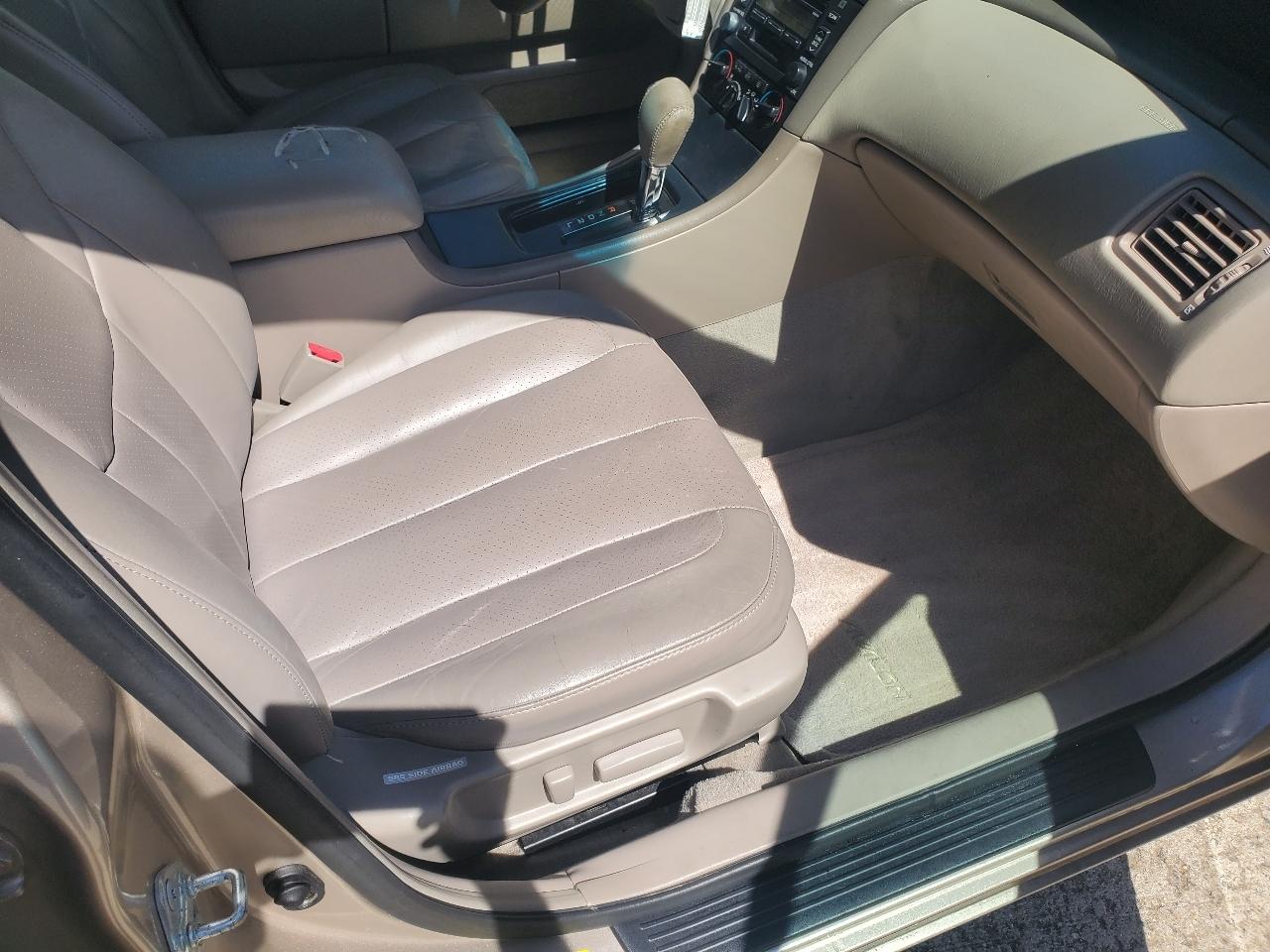 Toyota Avalon XL 2003