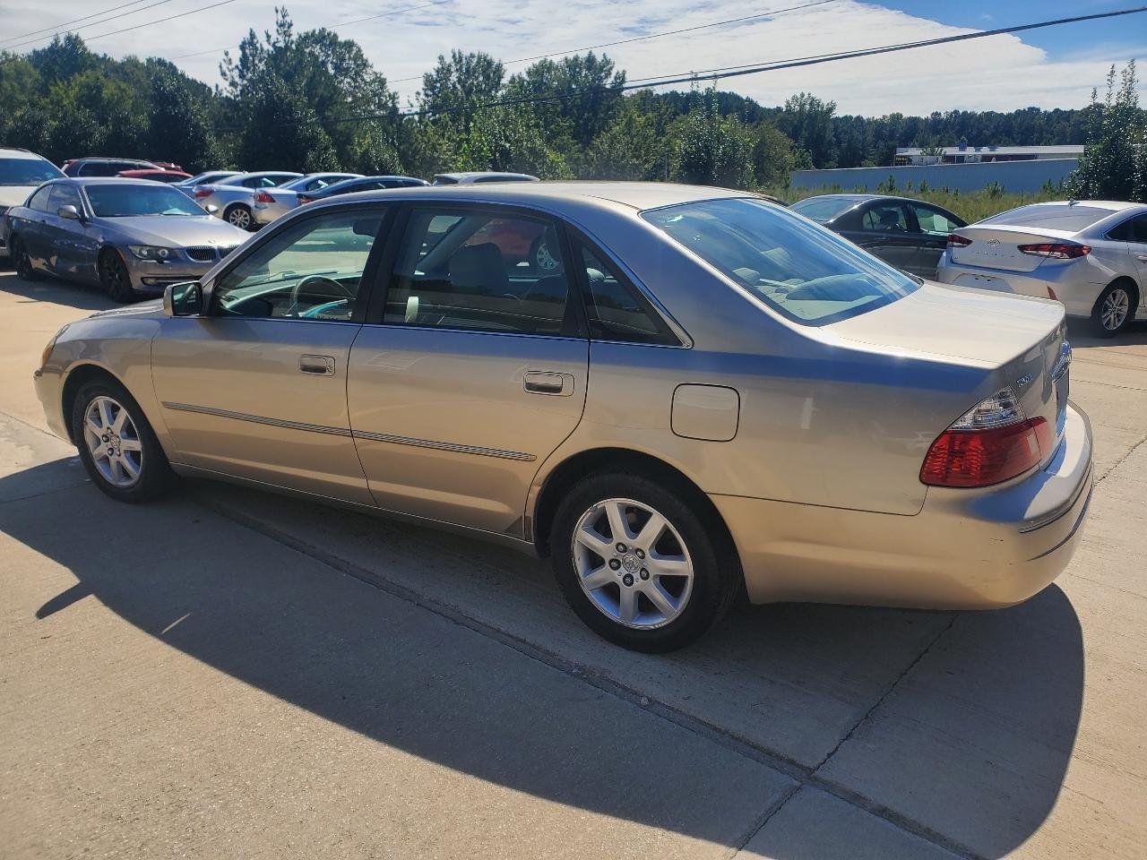 Toyota Avalon XL 2003