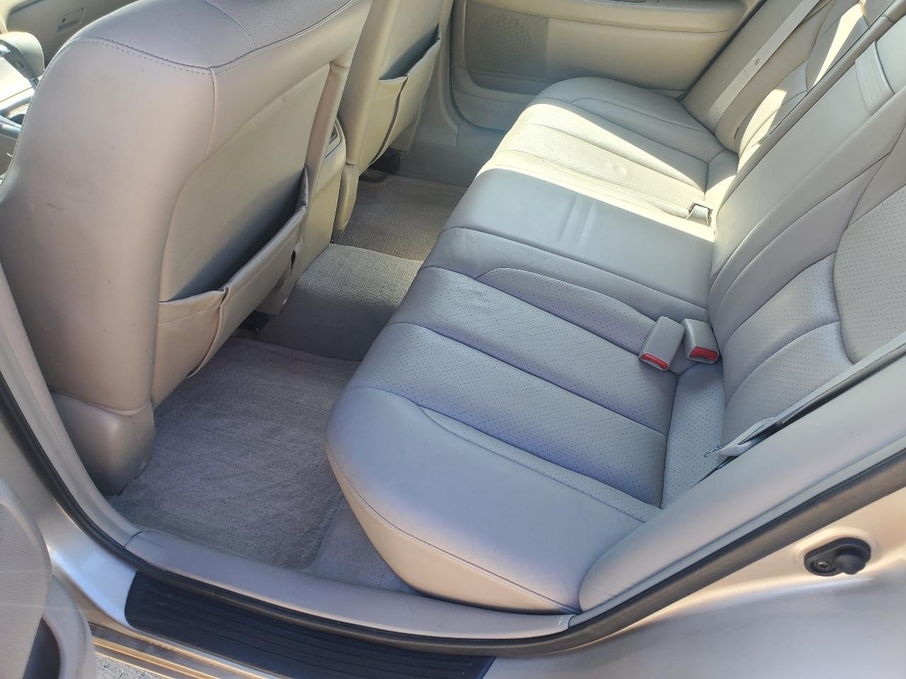 Toyota Avalon XL 2003