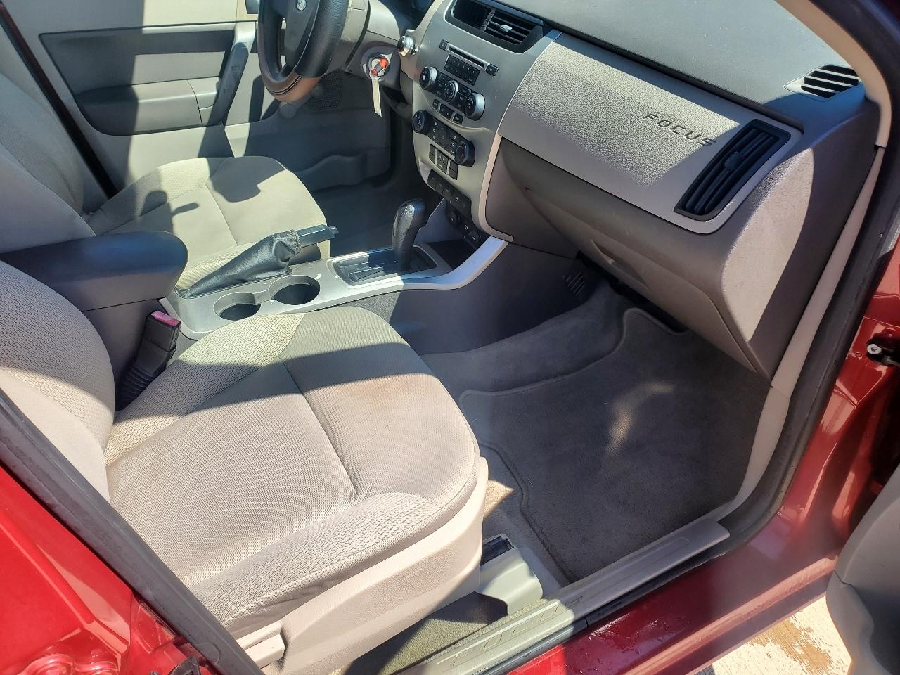 Ford Focus S Sedan 2010
