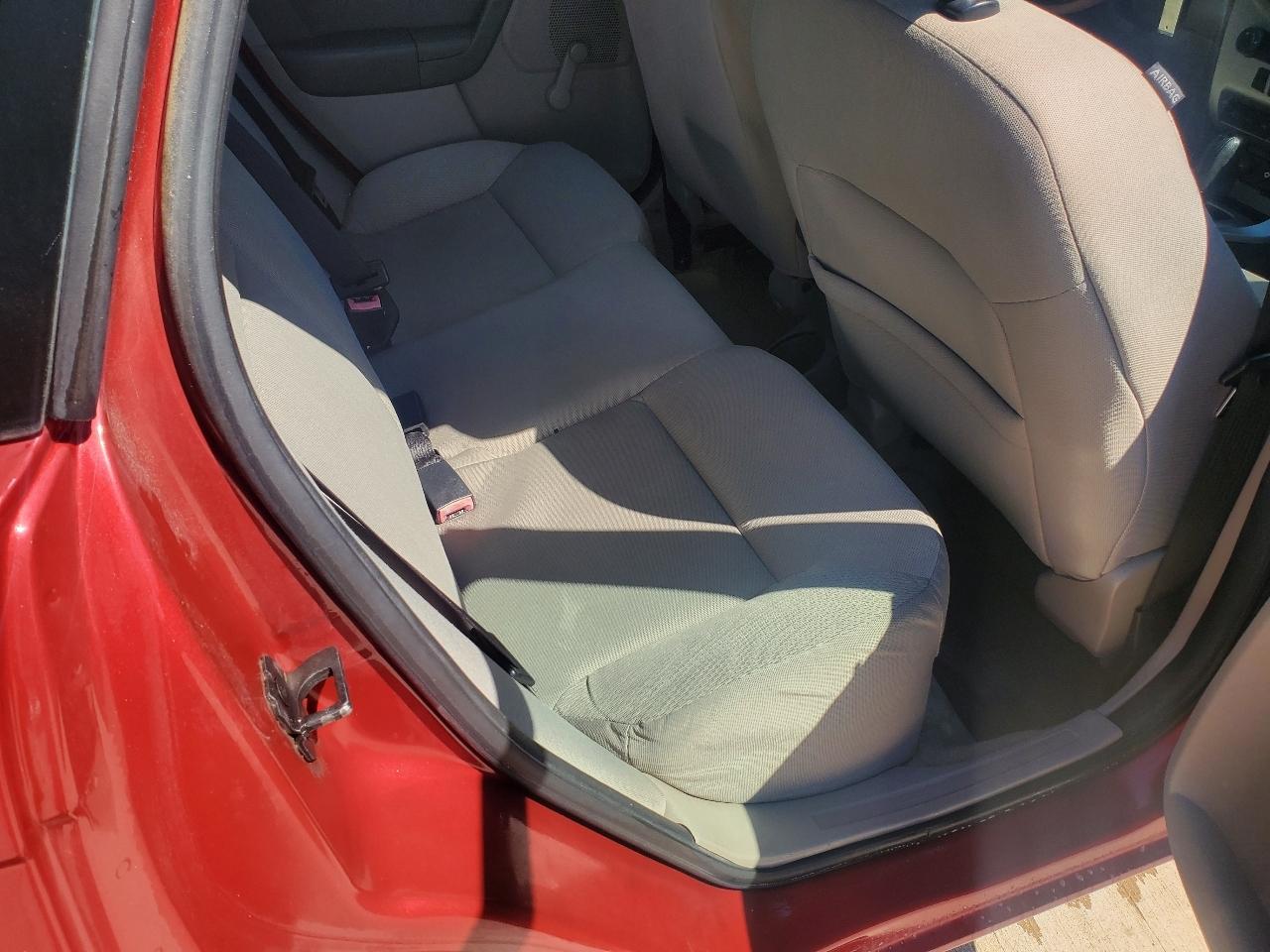 Ford Focus S Sedan 2010