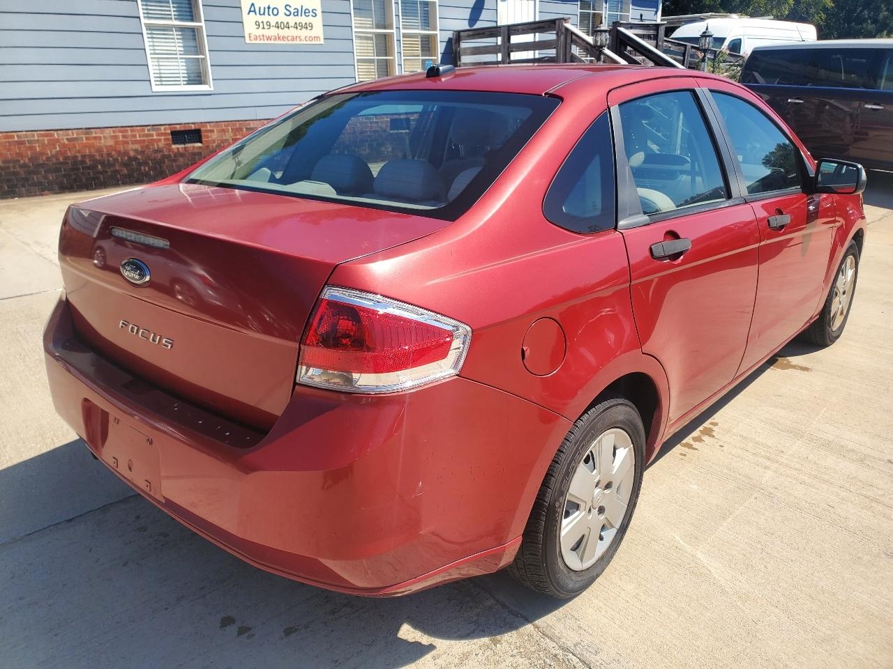 Ford Focus S Sedan 2010