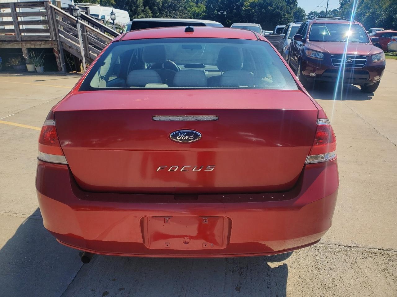 Ford Focus S Sedan 2010