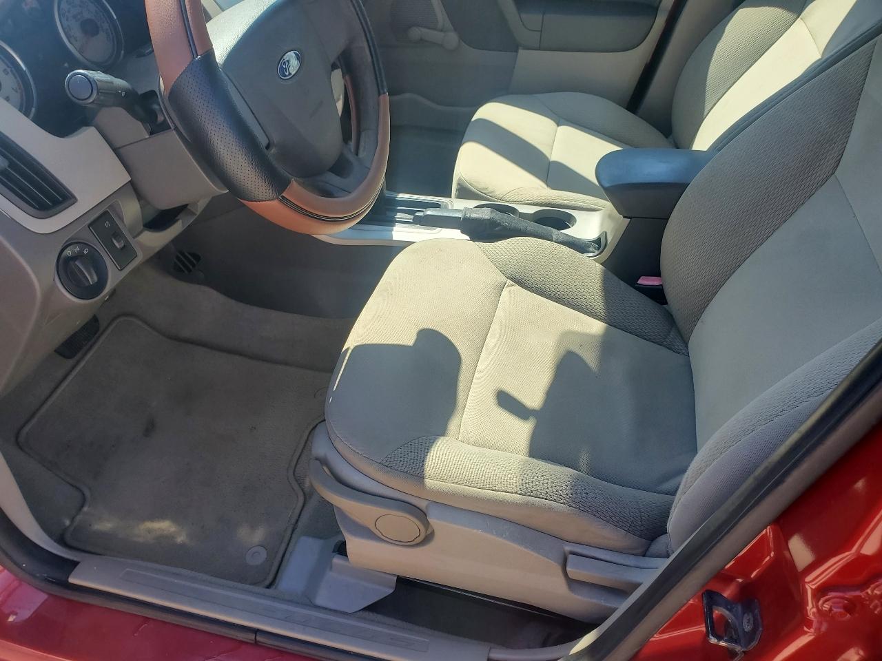 Ford Focus S Sedan 2010