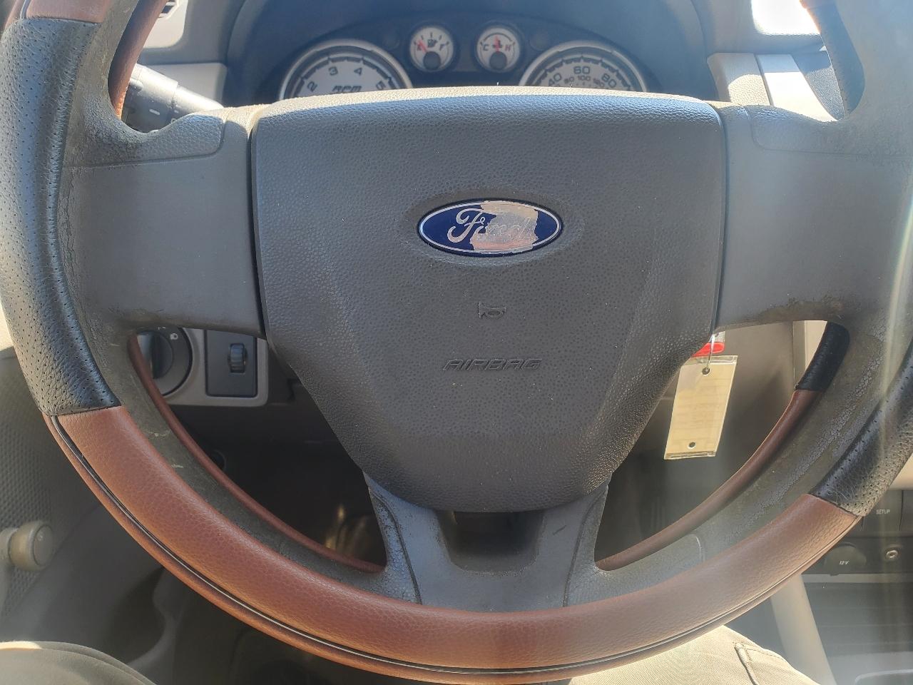 Ford Focus S Sedan 2010