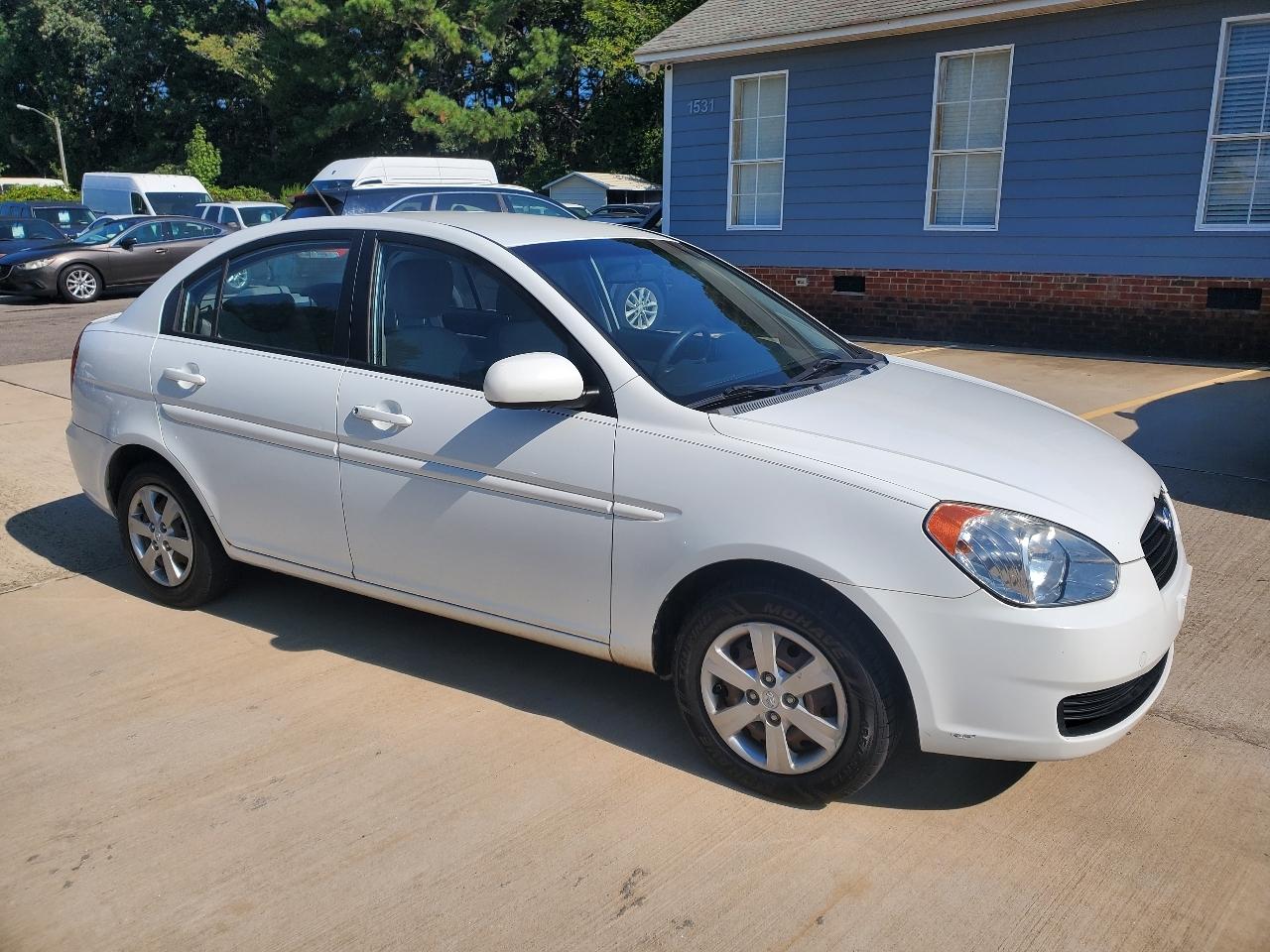 Hyundai Accent GLS 4-Door 2011