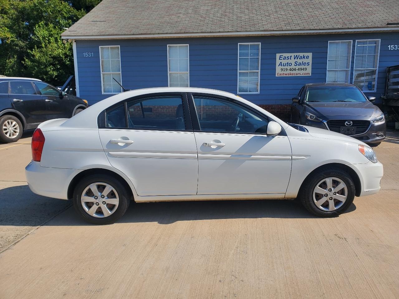 Hyundai Accent GLS 4-Door 2011