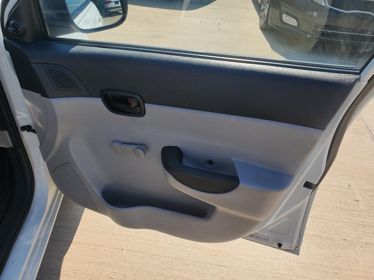 Hyundai Accent GLS 4-Door 2011