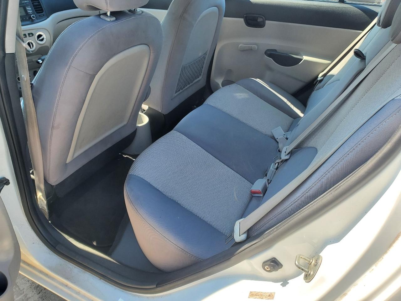 Hyundai Accent GLS 4-Door 2011