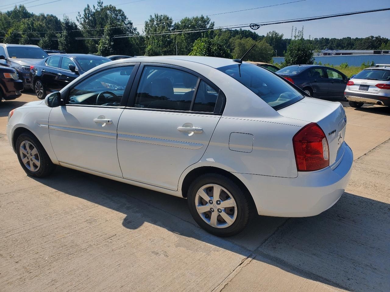 Hyundai Accent GLS 4-Door 2011