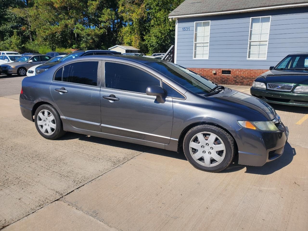Honda Civic LX Sedan 5-Speed AT 2009