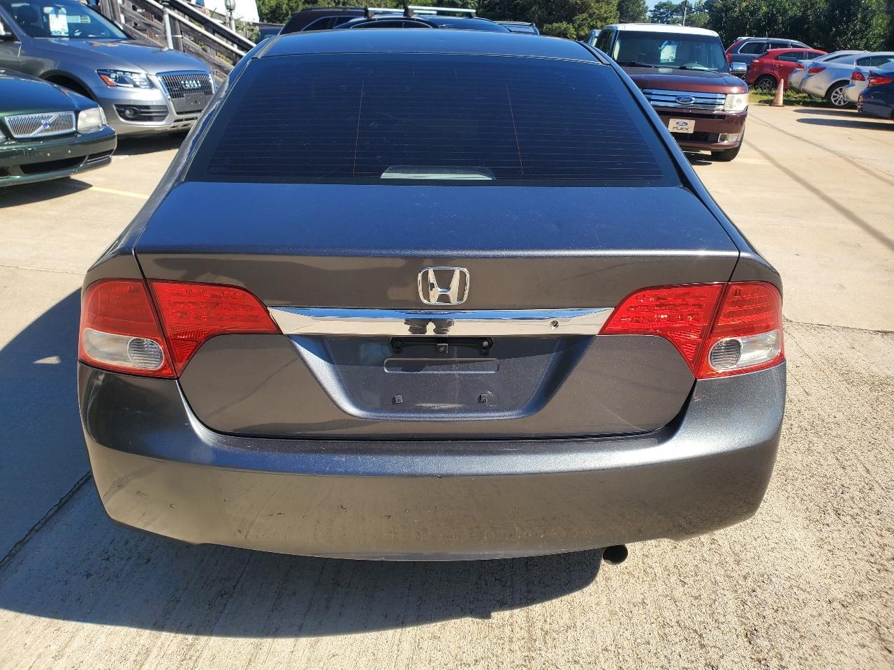 Honda Civic LX Sedan 5-Speed AT 2009