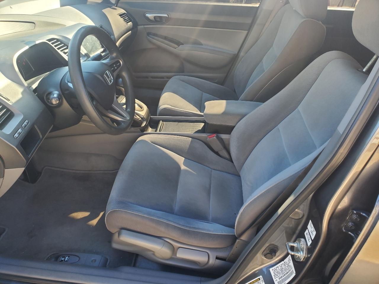 Honda Civic LX Sedan 5-Speed AT 2009