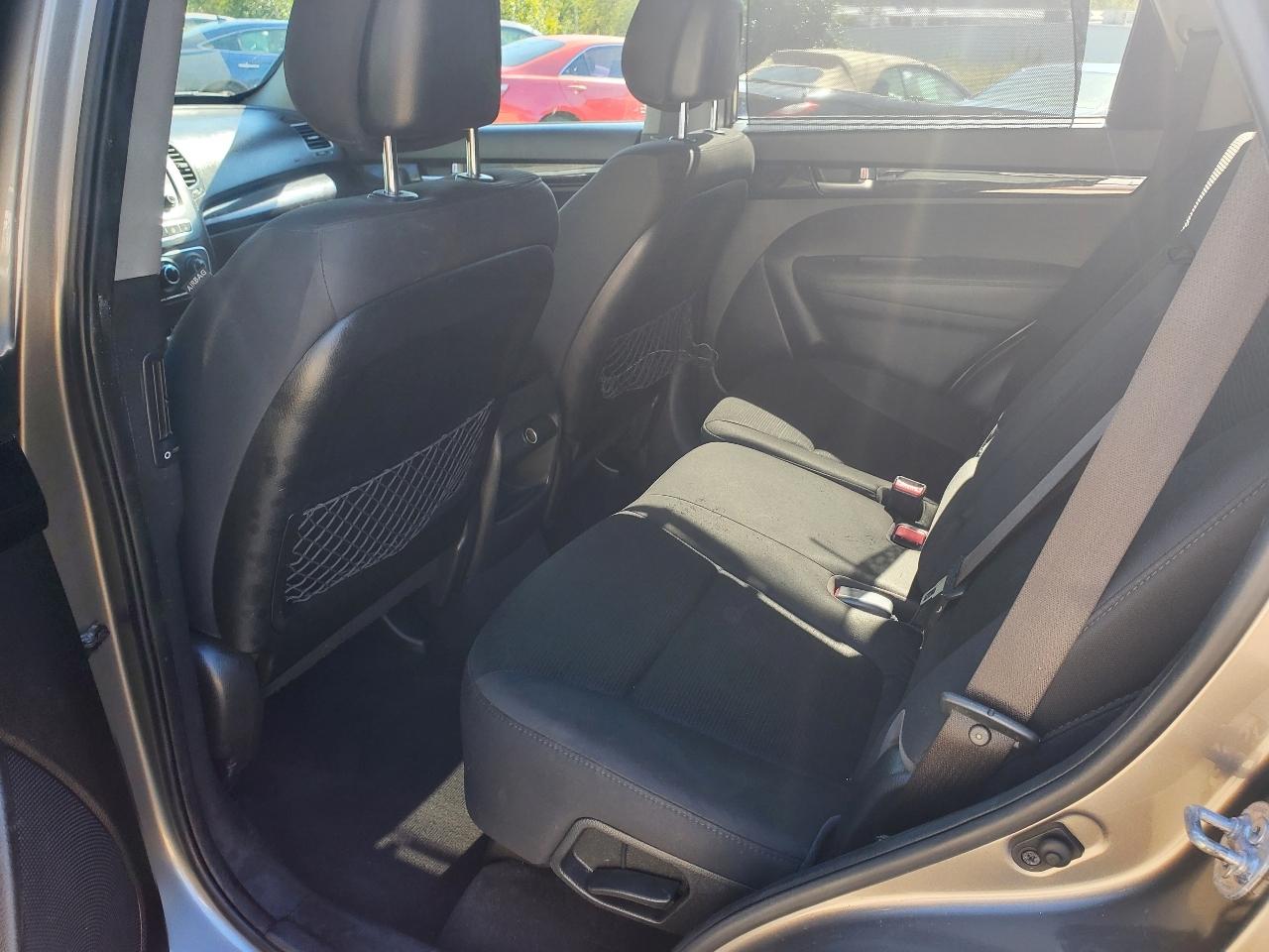 Kia Sorento LX 2WD 2014