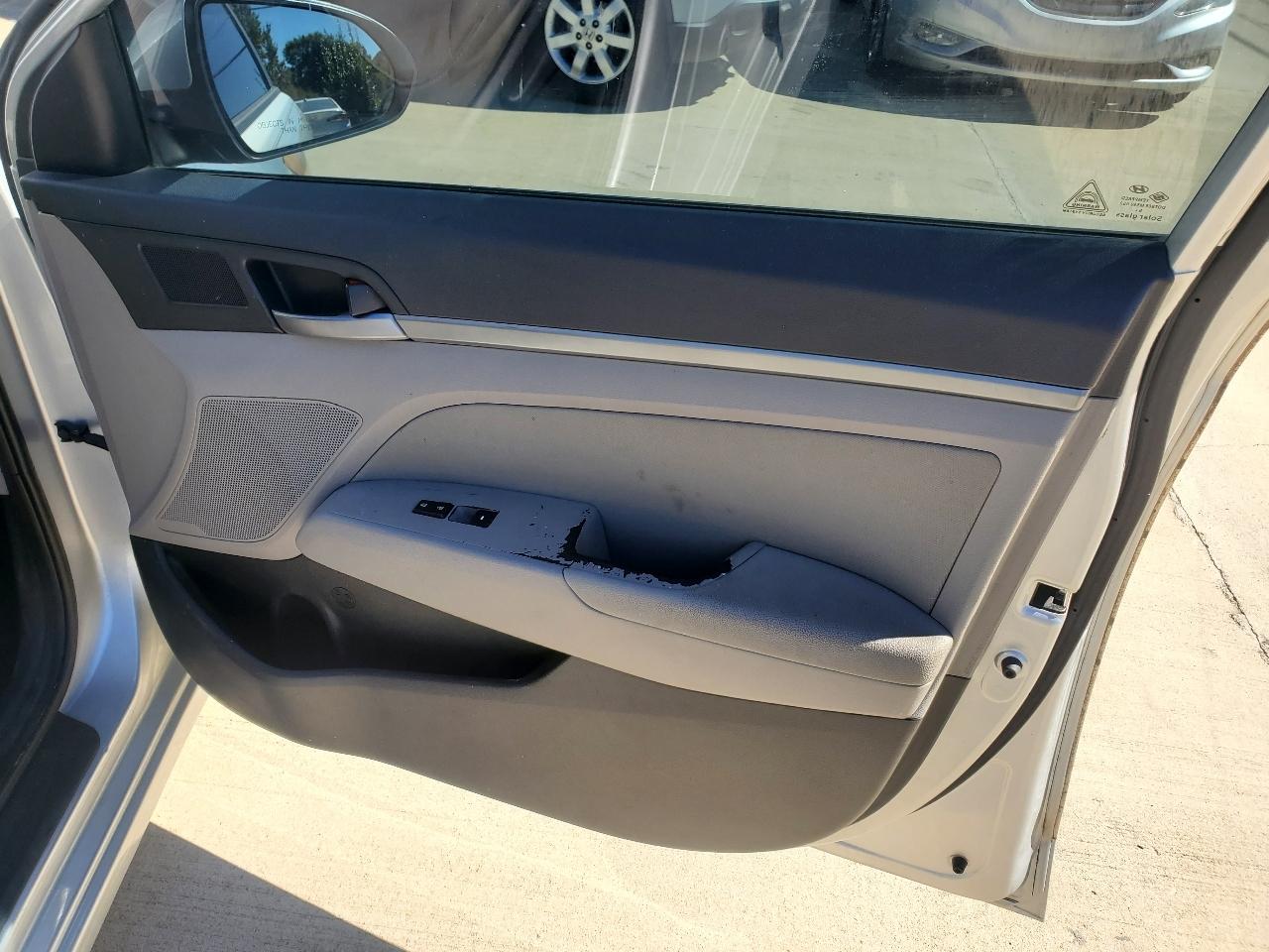 Hyundai Elantra SE Sedan 2017