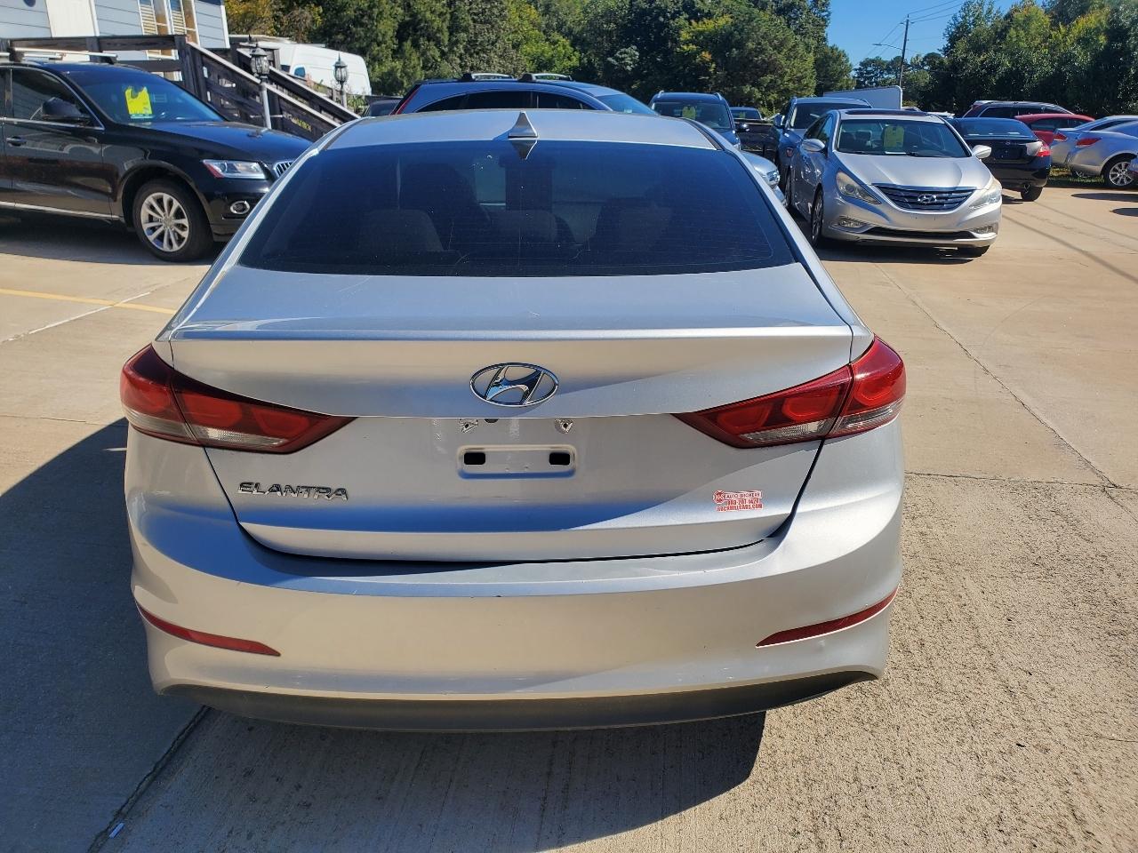 Hyundai Elantra SE Sedan 2017