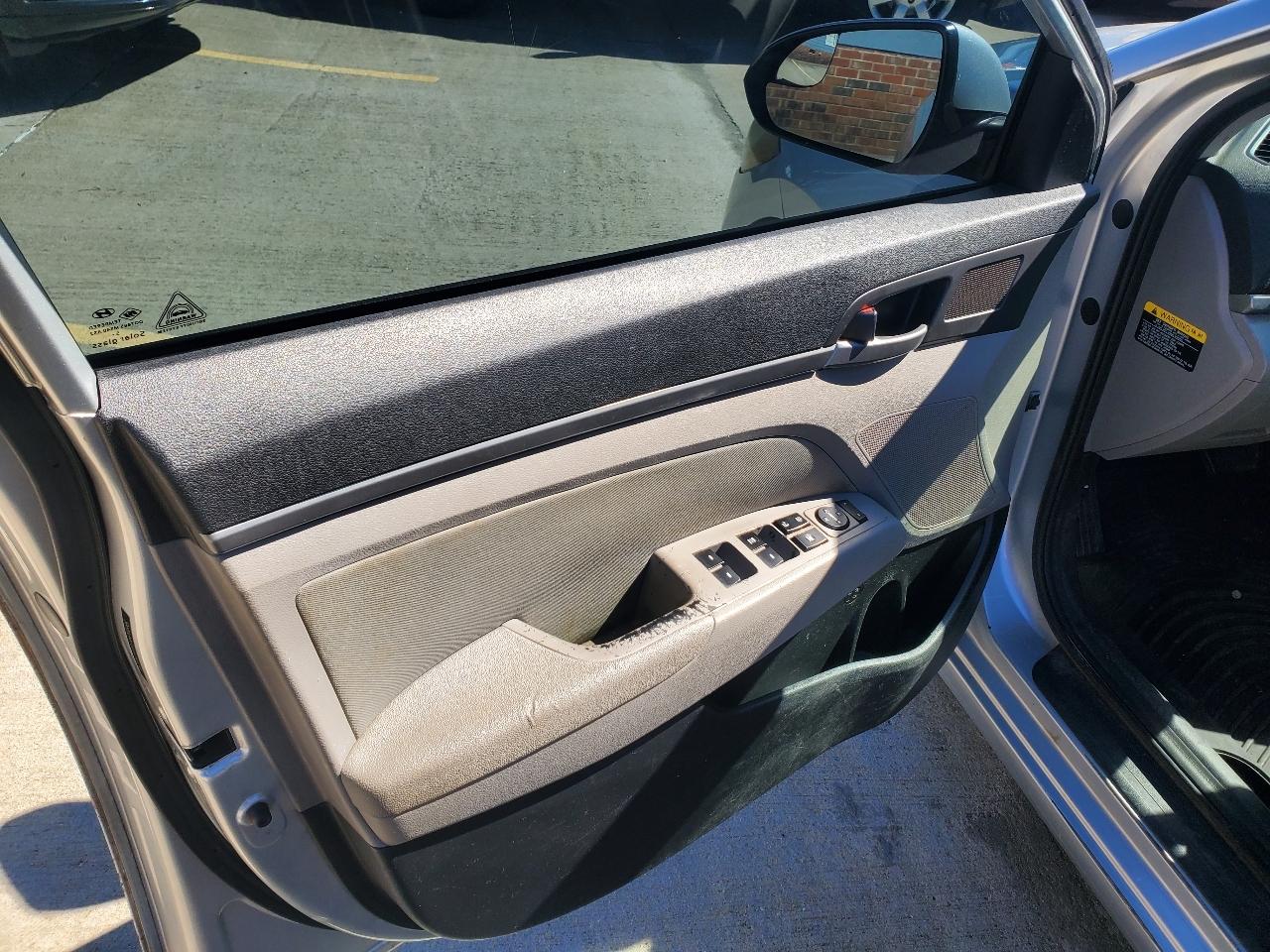 Hyundai Elantra SE Sedan 2017