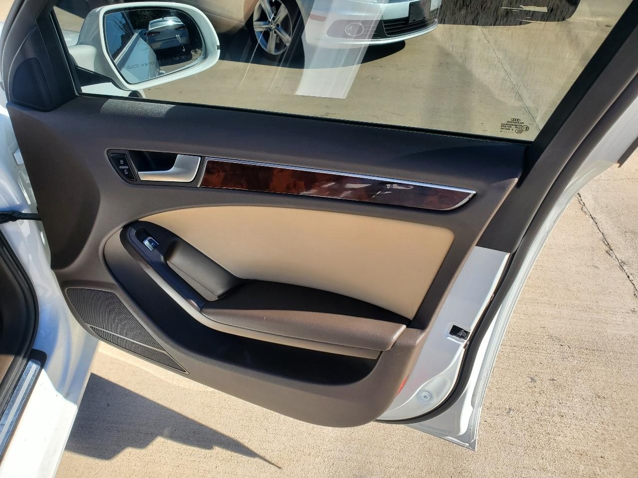 Audi A4 2.0T Sedan quattro Tiptronic 2014