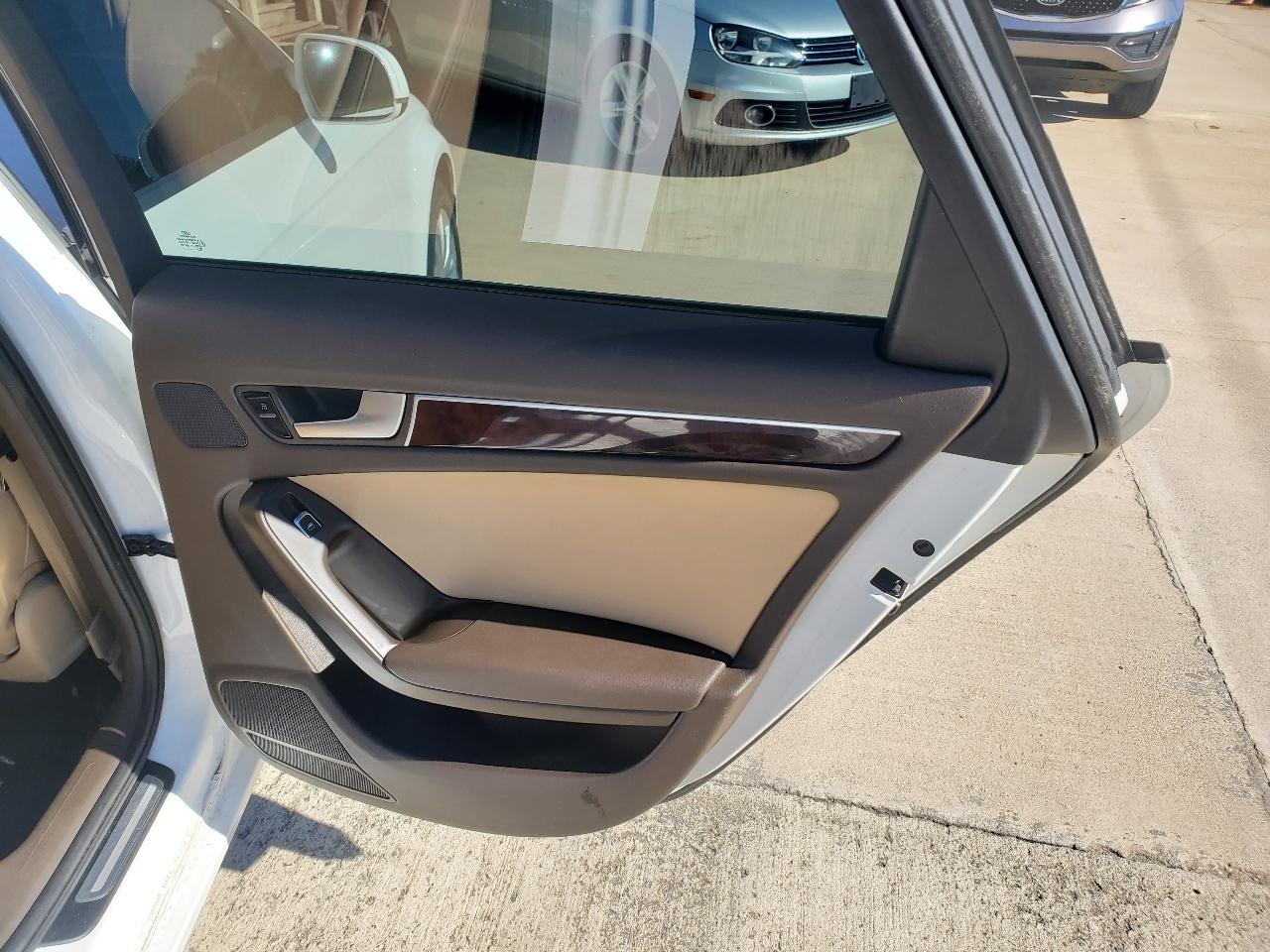 Audi A4 2.0T Sedan quattro Tiptronic 2014
