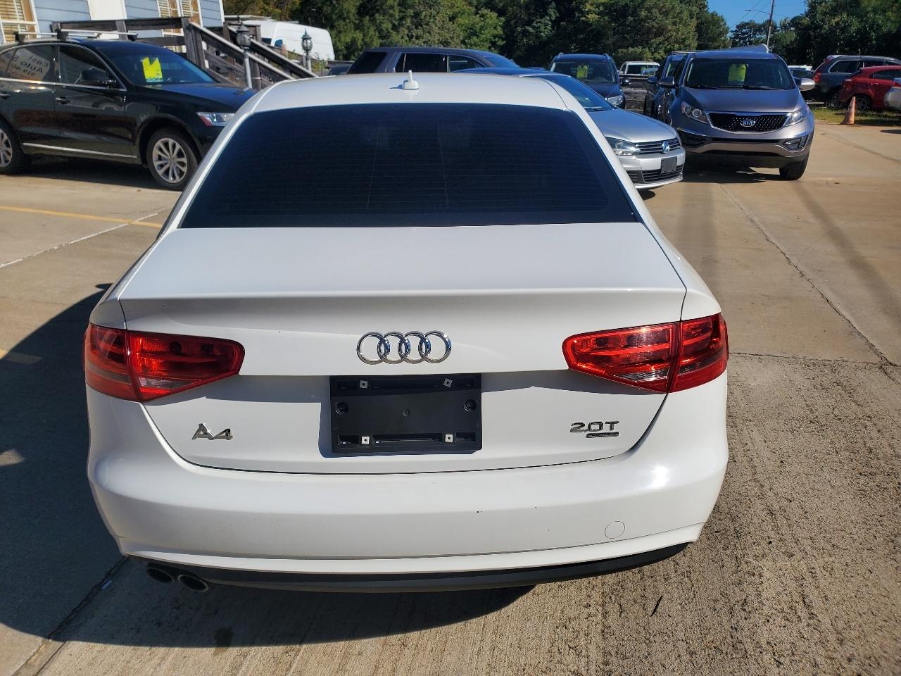 Audi A4 2.0T Sedan quattro Tiptronic 2014
