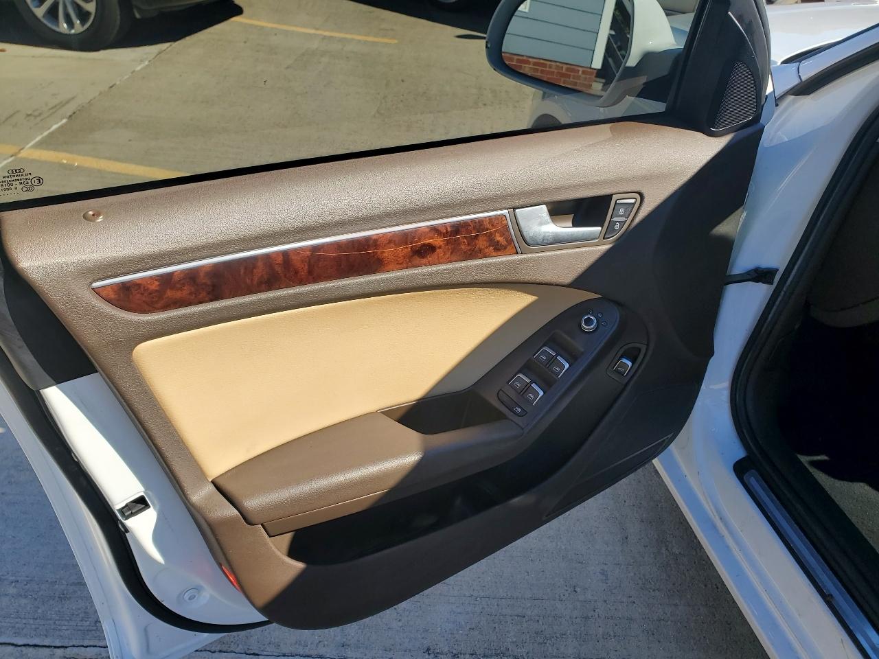 Audi A4 2.0T Sedan quattro Tiptronic 2014