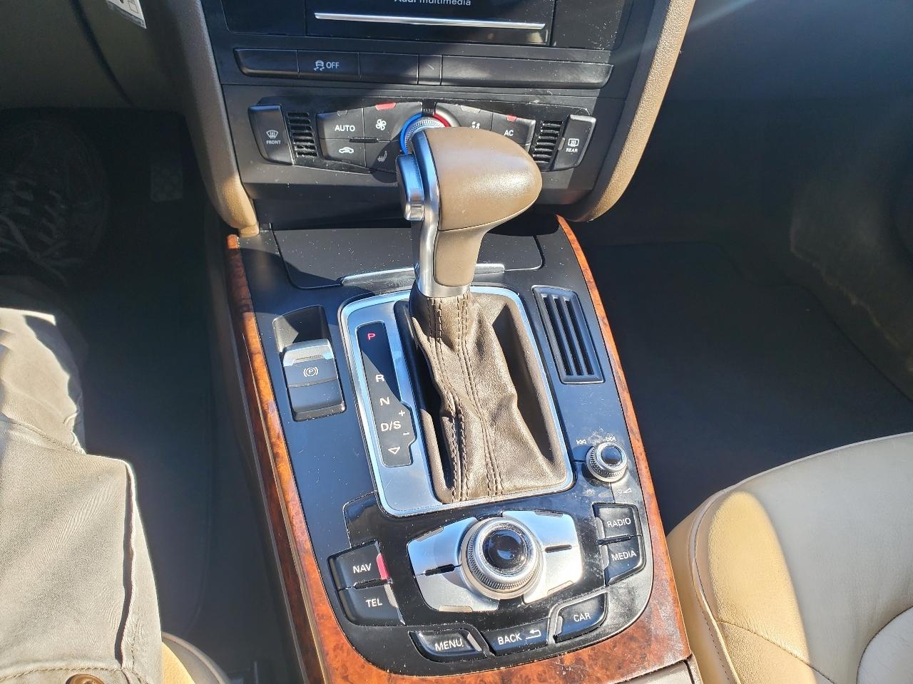 Audi A4 2.0T Sedan quattro Tiptronic 2014