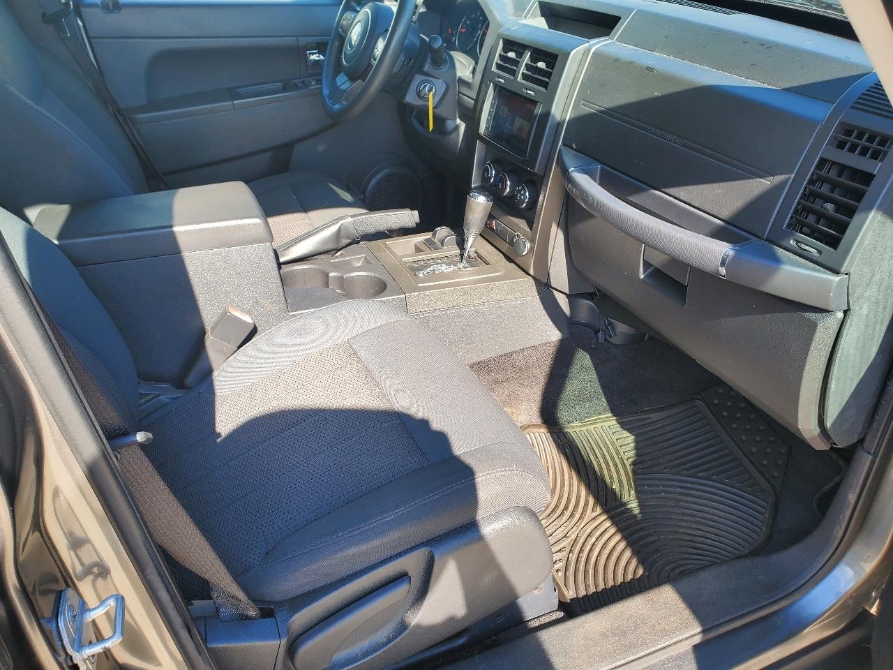 Jeep Liberty Sport 4WD 2012