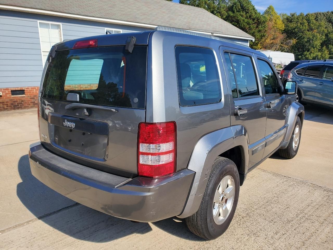Jeep Liberty Sport 4WD 2012