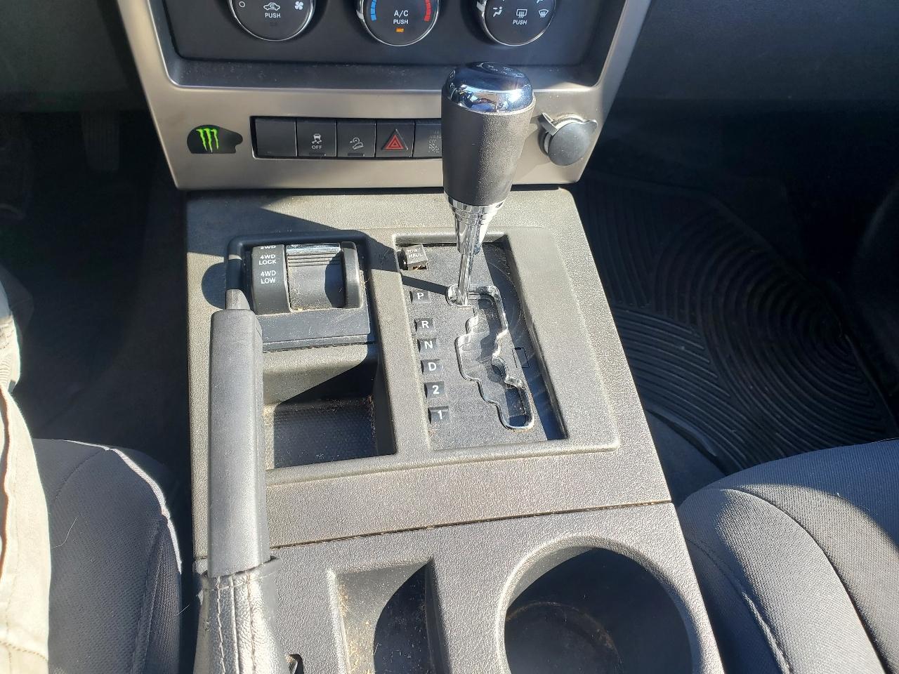 Jeep Liberty Sport 4WD 2012