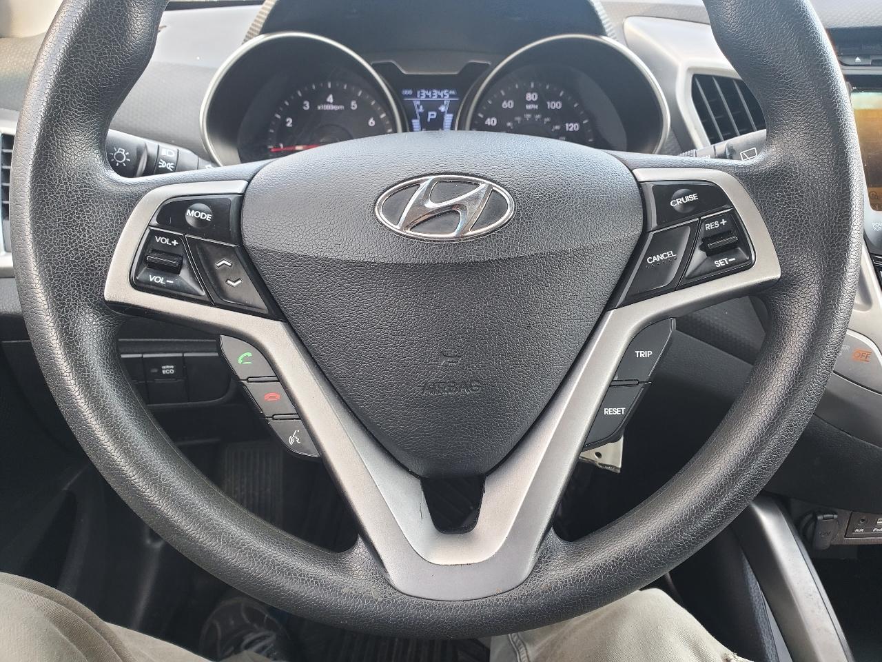 Hyundai Veloster 3dr Cpe Auto w/Tech 2015