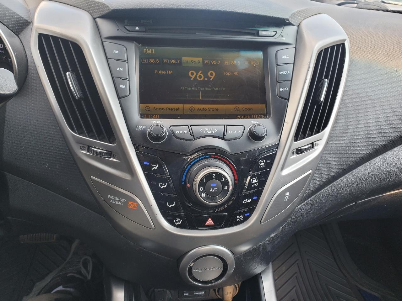 Hyundai Veloster 3dr Cpe Auto w/Tech 2015