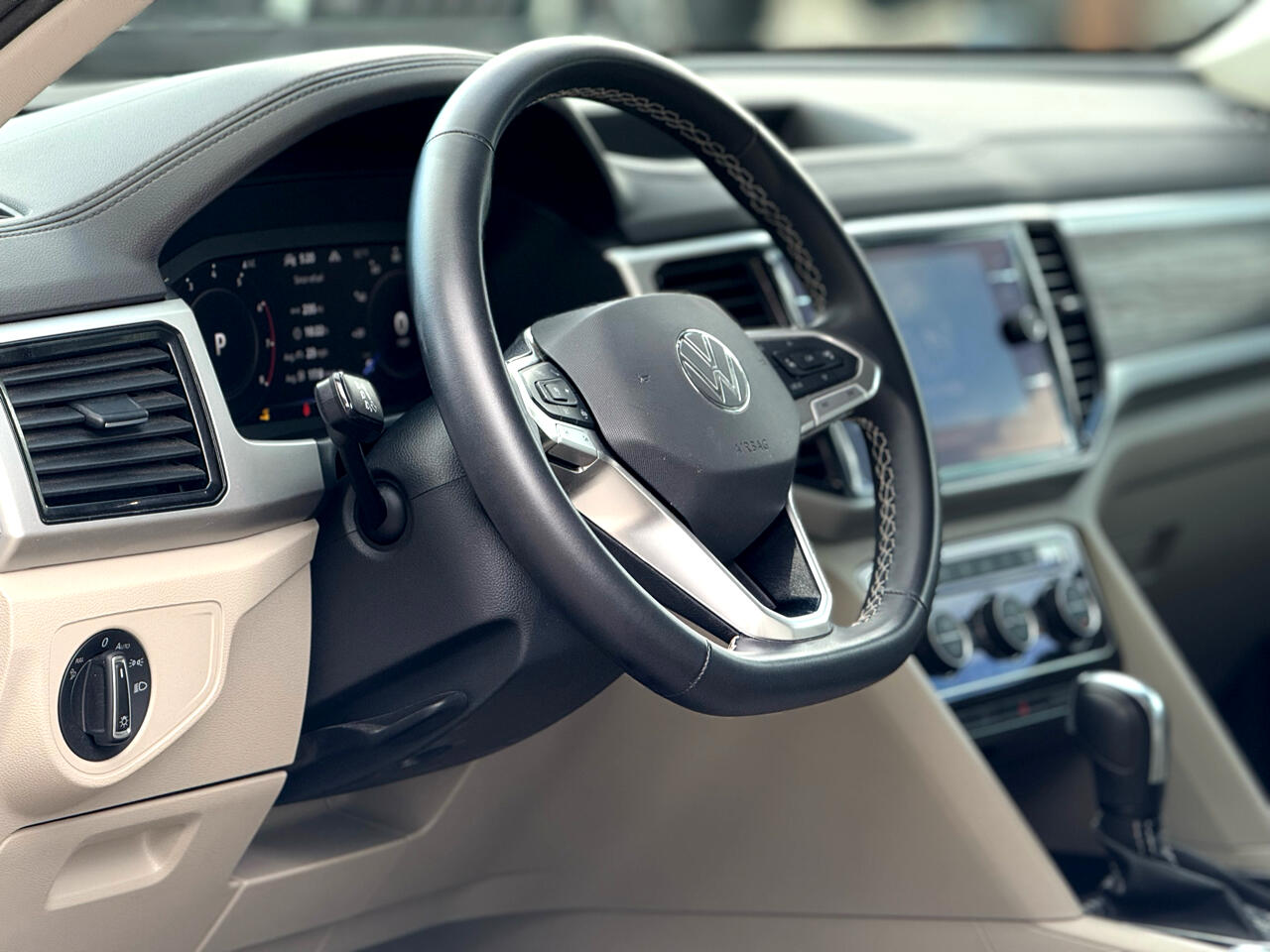 Volkswagen Atlas 3.6L V6 SE w/Technology 4MOTION 2022 Volkswagen Atlas 3.6L V6 SE w/Technology 4MOTION 2022