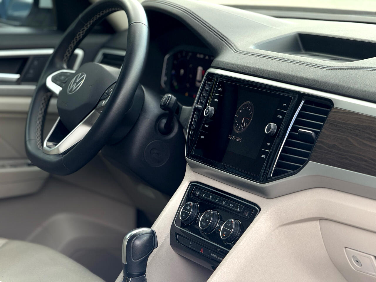 Volkswagen Atlas 3.6L V6 SE w/Technology 4MOTION 2022 Volkswagen Atlas 3.6L V6 SE w/Technology 4MOTION 2022