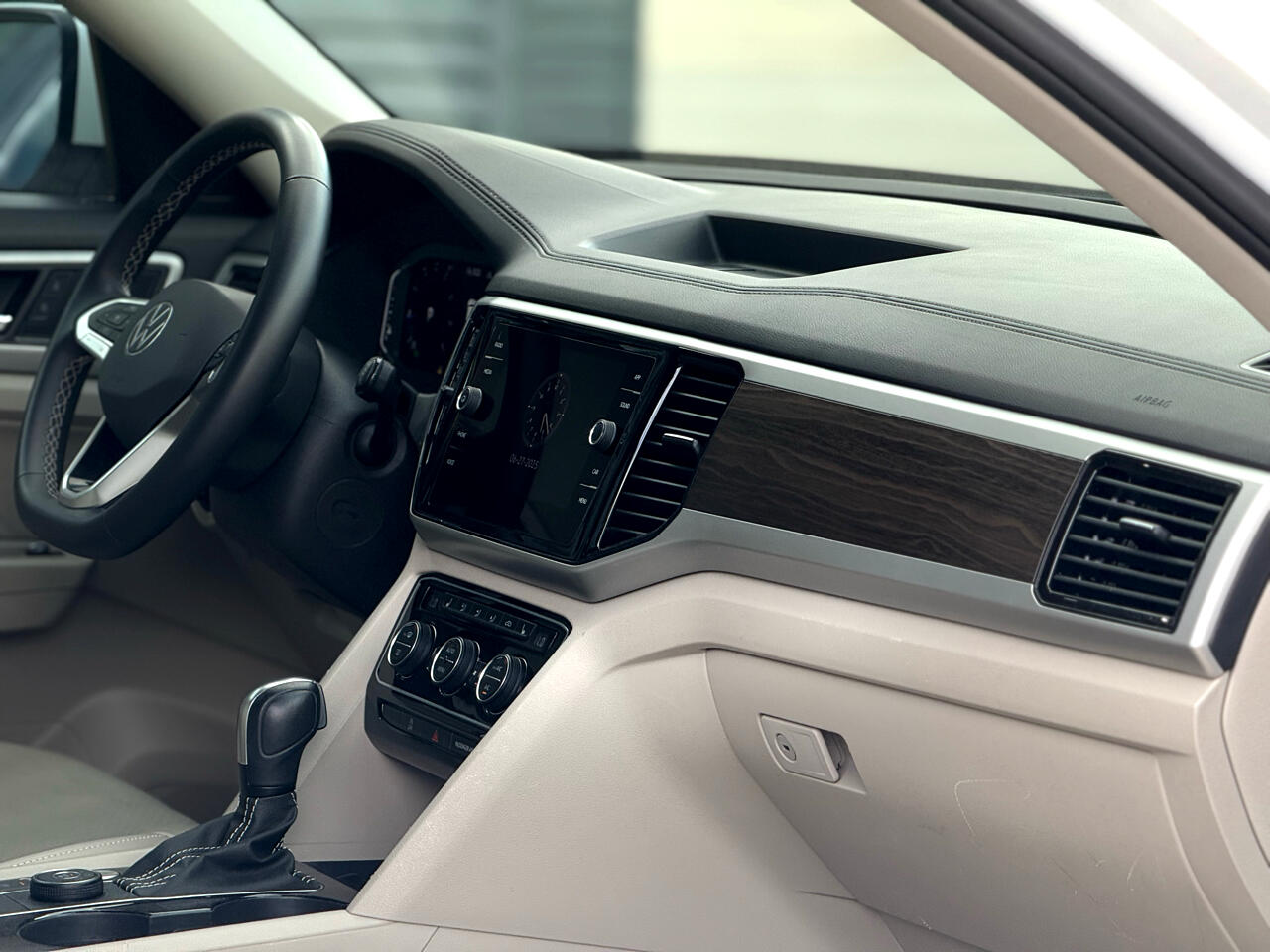 Volkswagen Atlas 3.6L V6 SE w/Technology 4MOTION 2022 Volkswagen Atlas 3.6L V6 SE w/Technology 4MOTION 2022