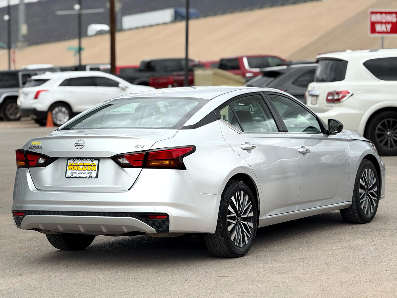 2024 Nissan Altima 2.5 SV photo 7
