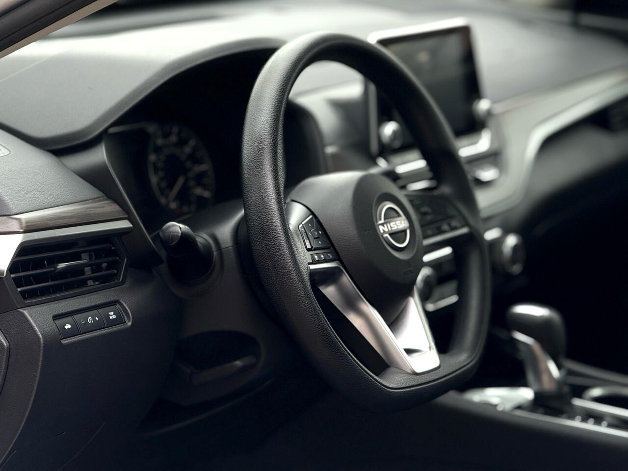 2024 Nissan Altima 2.5 SV photo 9