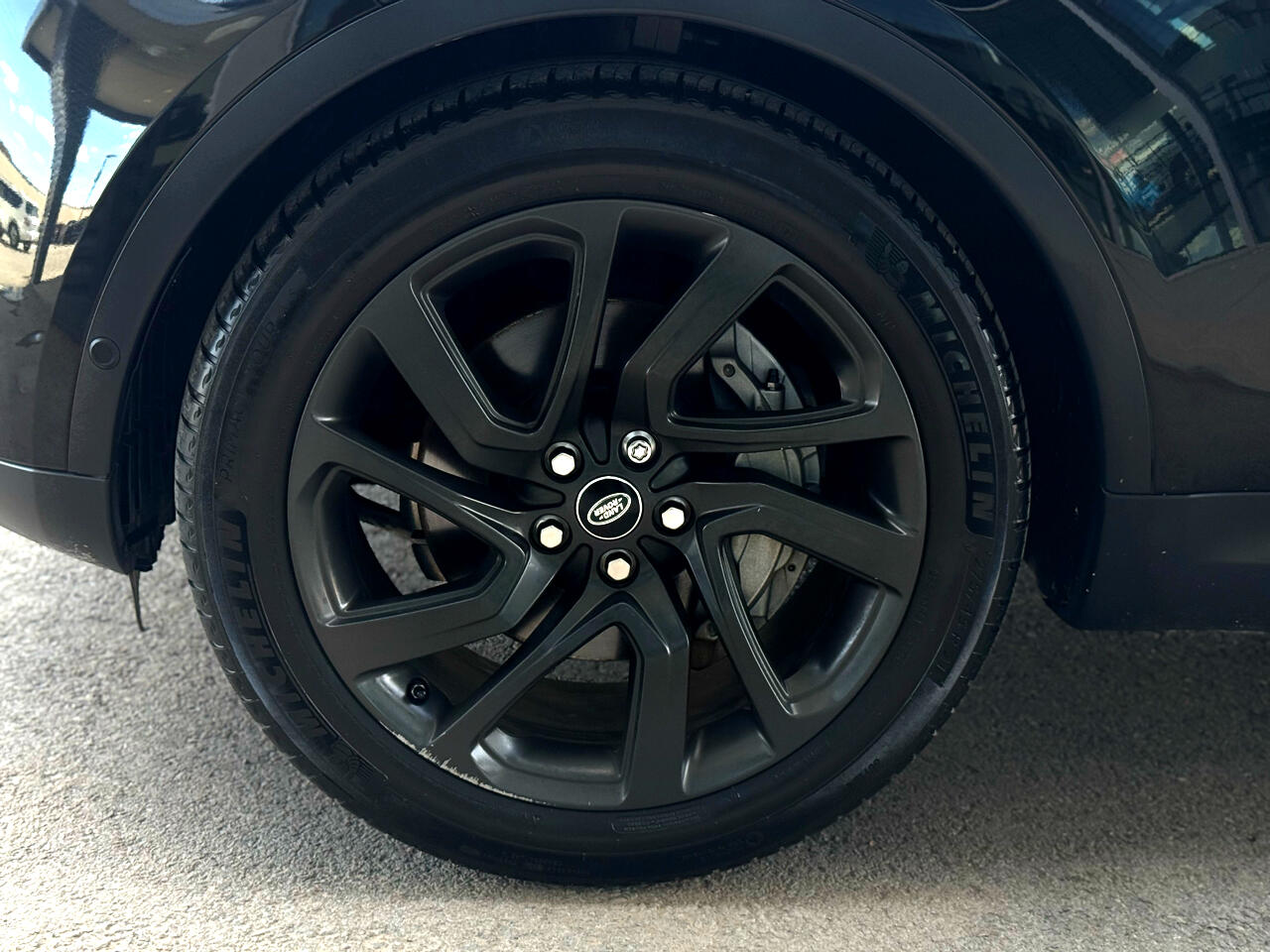 2020 Land Rover Discovery HSE photo 8