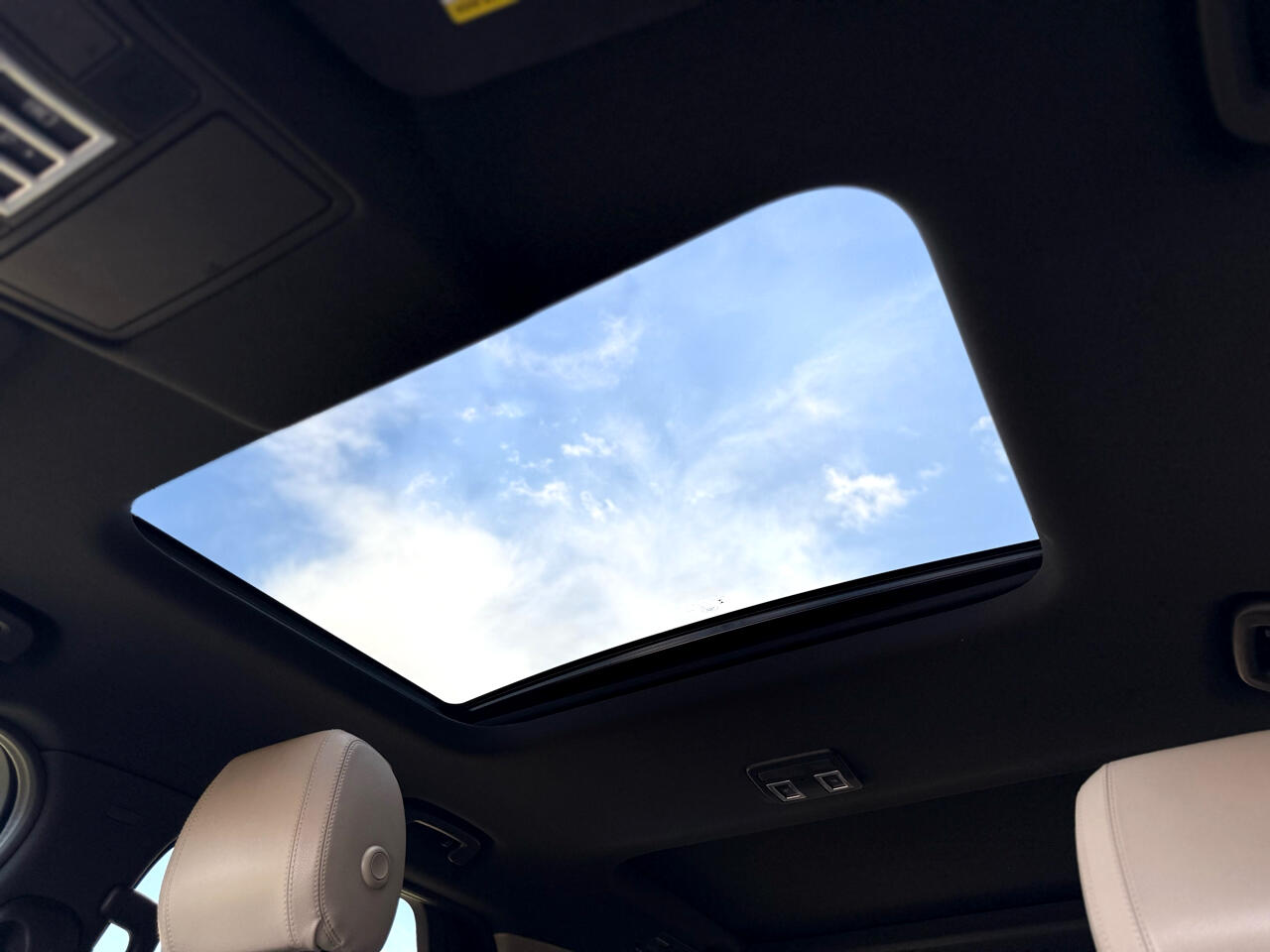 2020 Land Rover Discovery HSE photo 19