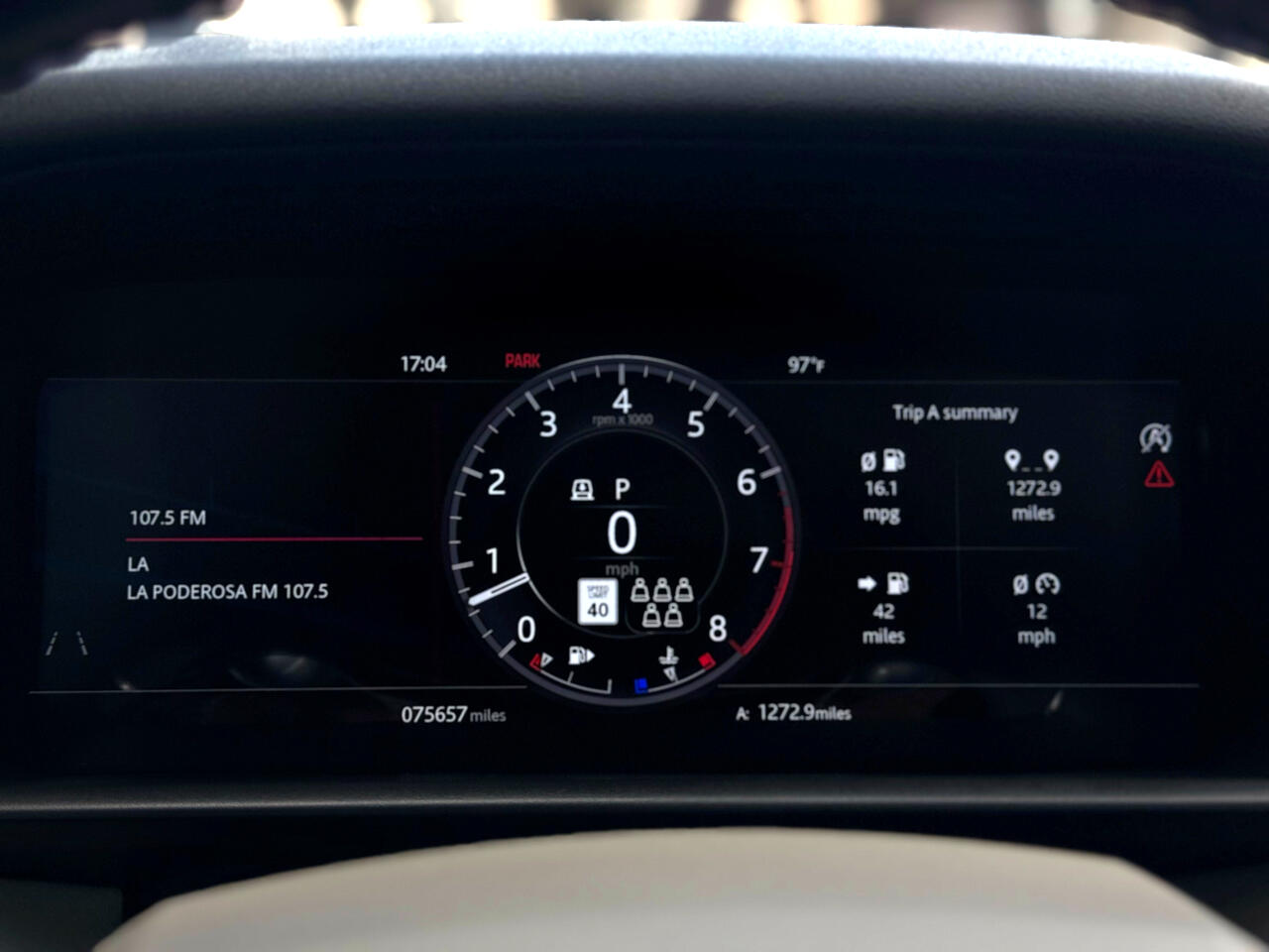 2020 Land Rover Discovery HSE photo 21