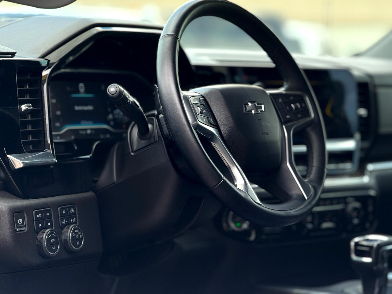 2023 Chevrolet Silverado 1500 RST photo 9