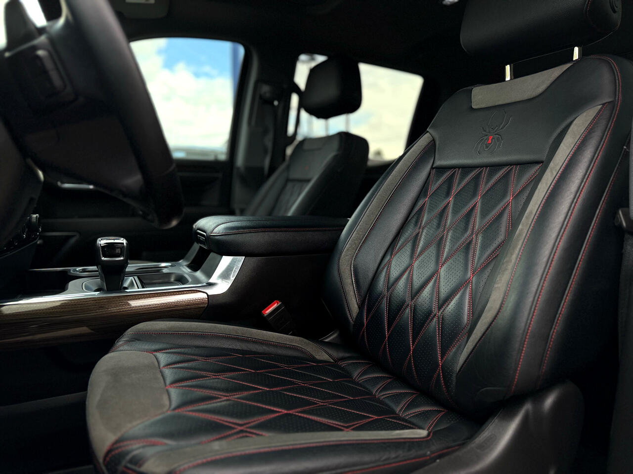 2023 Chevrolet Silverado 1500 RST photo 10