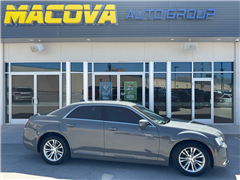 2018 Chrysler 300  2018 Chrysler 300