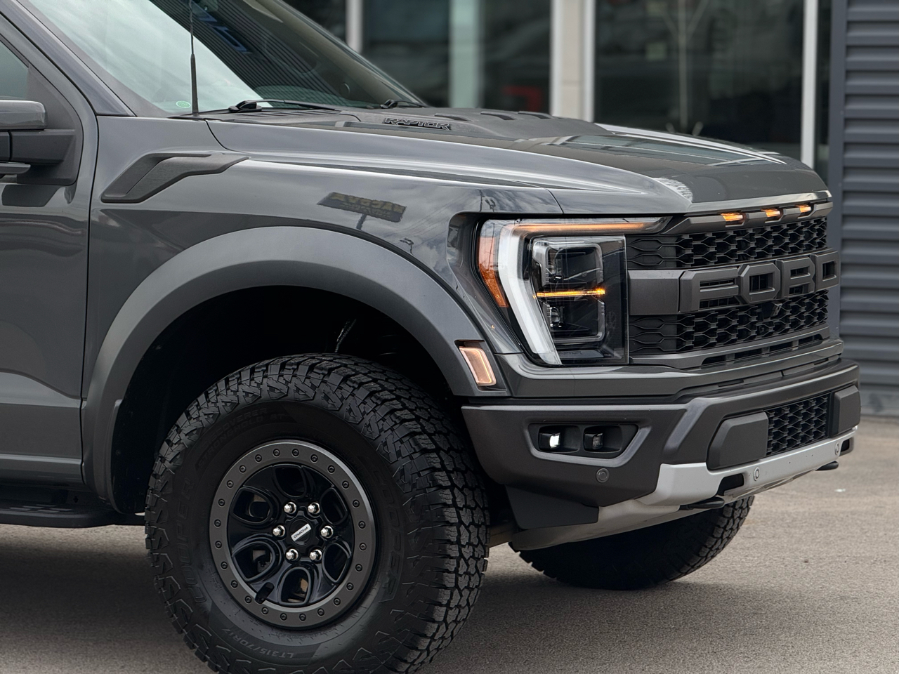 Ford F-150 Raptor 4WD SuperCrew 5.5' Box 2021 Ford F-150 Raptor 4WD SuperCrew 5.5' Box 2021