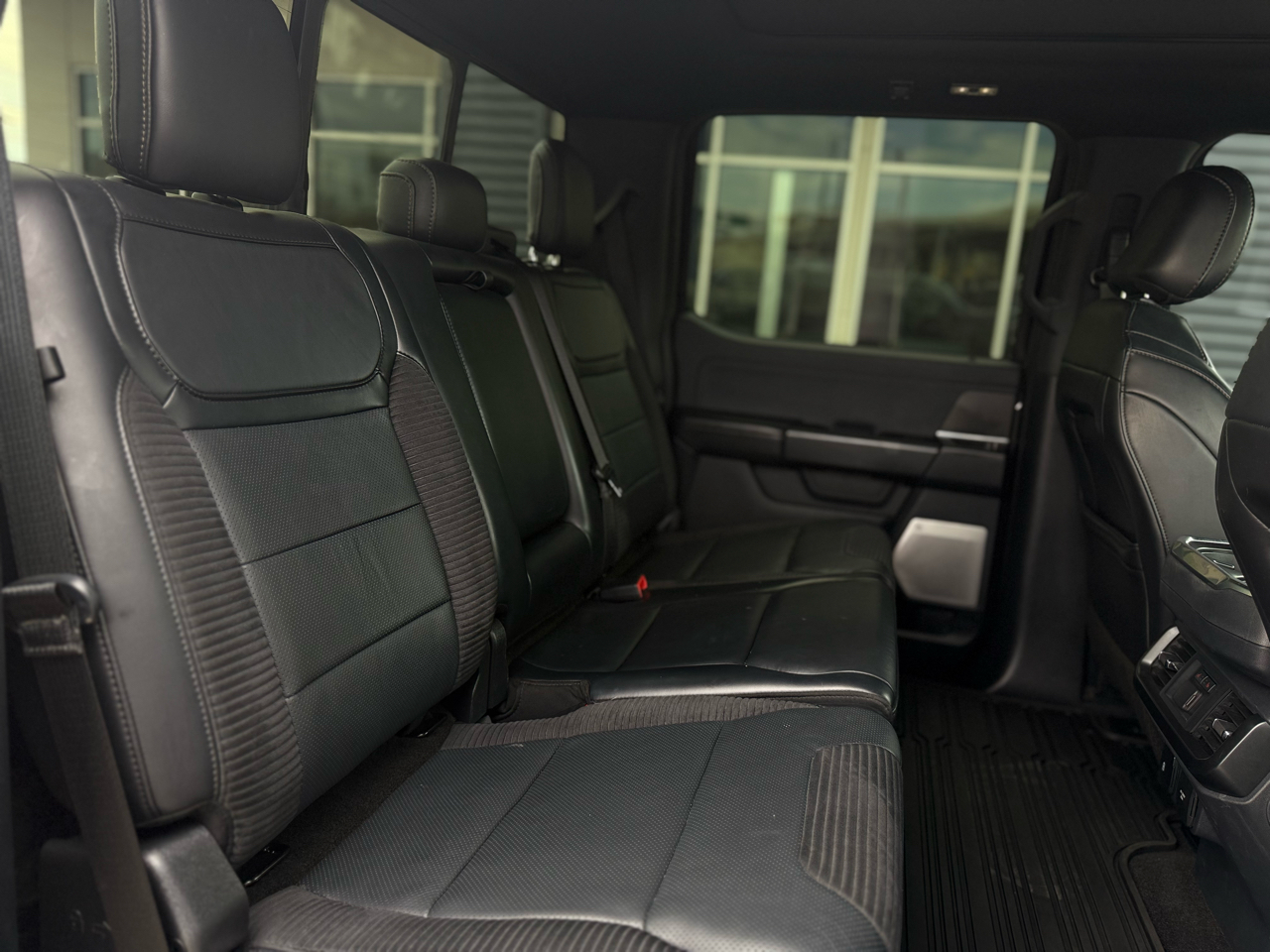 Ford F-150 Raptor 4WD SuperCrew 5.5' Box 2021 Ford F-150 Raptor 4WD SuperCrew 5.5' Box 2021