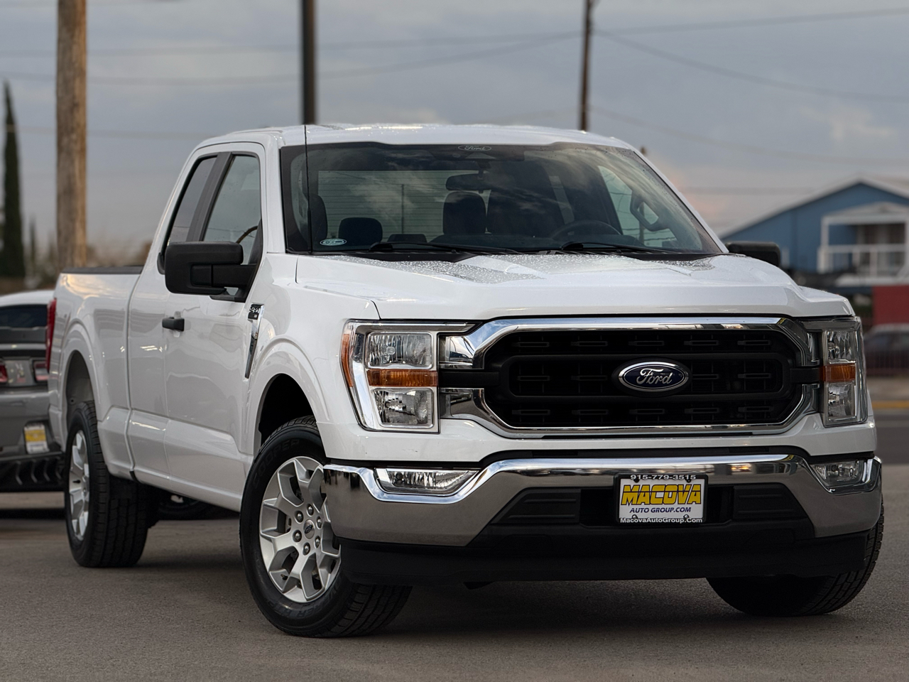 Ford F-150 XLT 2WD SuperCab 8' Box 2022 Ford F-150 XLT 2WD SuperCab 8' Box 2022