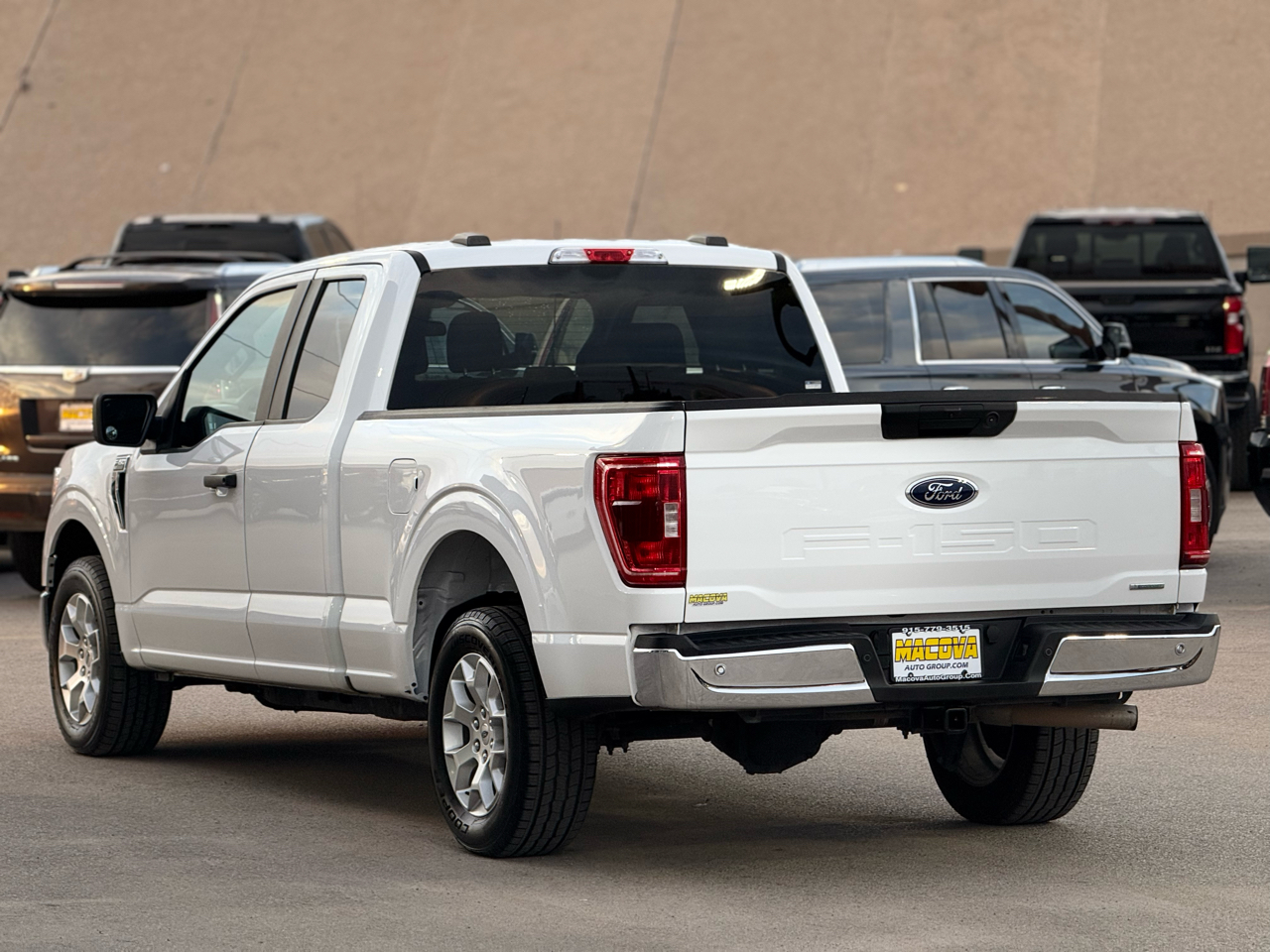 Ford F-150 XLT 2WD SuperCab 8' Box 2022 Ford F-150 XLT 2WD SuperCab 8' Box 2022