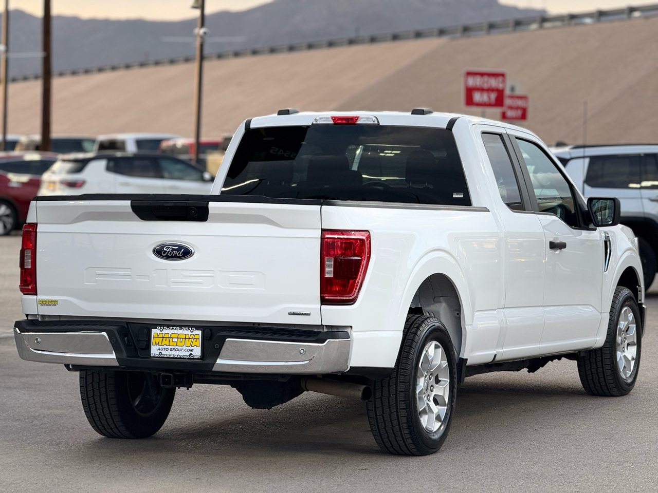 Ford F-150 XLT 2WD SuperCab 8' Box 2022 Ford F-150 XLT 2WD SuperCab 8' Box 2022