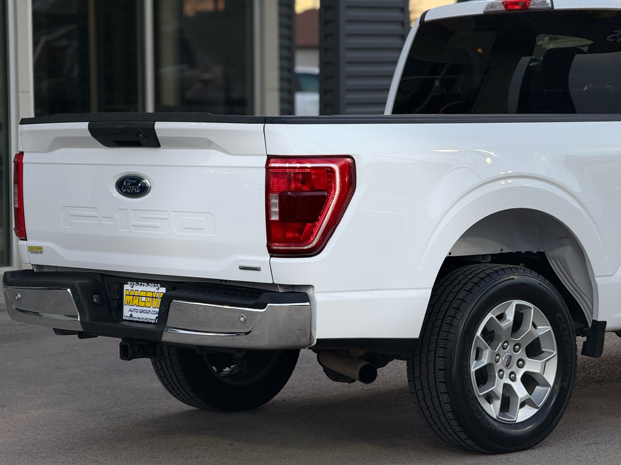 Ford F-150 XLT 2WD SuperCab 8' Box 2022 Ford F-150 XLT 2WD SuperCab 8' Box 2022