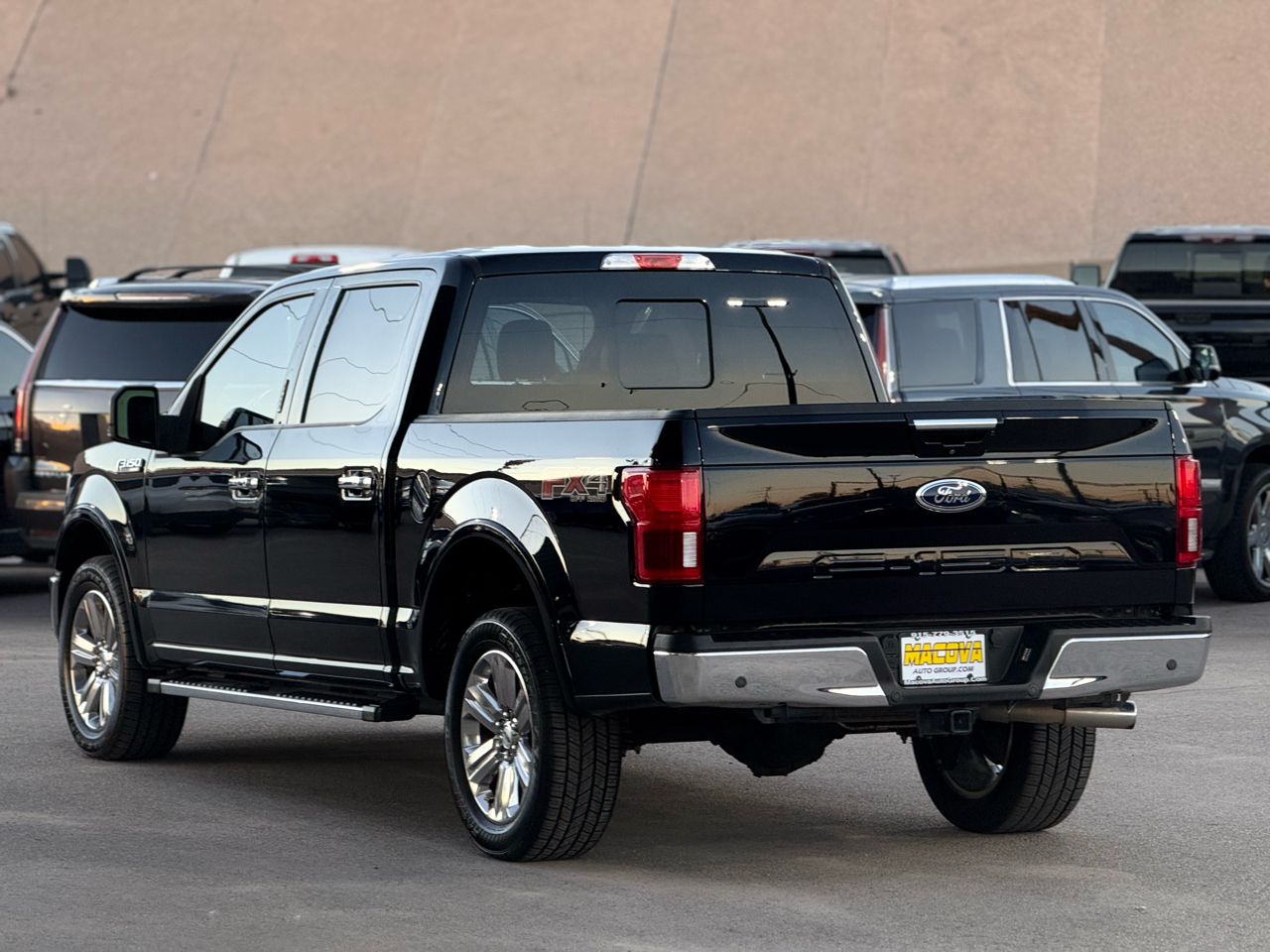 Ford F-150 Lariat 4WD SuperCrew 5.5' Box 2019 Ford F-150 Lariat 4WD SuperCrew 5.5' Box 2019