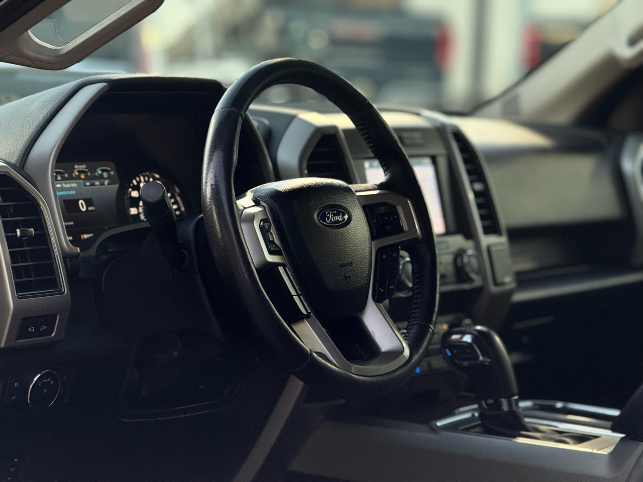 Ford F-150 Lariat 4WD SuperCrew 5.5' Box 2019 Ford F-150 Lariat 4WD SuperCrew 5.5' Box 2019